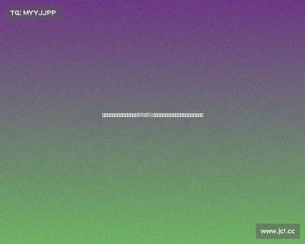 星光对决落幕，最终比分定格在98比95，主队险胜客队，球员激情相拥庆祝胜利时刻